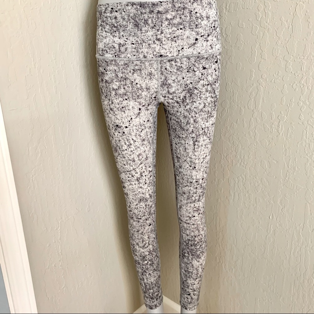 LULULEMON High Times Gray/White Tights Leggings 4